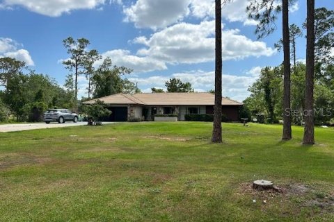 House in Indian lake estates, Florida 3 bedrooms, 189.06 sq.m. № 1670879 - photo 4