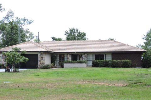 House in Indian lake estates, Florida 3 bedrooms, 189.06 sq.m. № 1670879 - photo 1