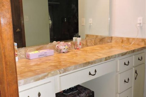 House in Indian lake estates, Florida 3 bedrooms, 189.06 sq.m. № 1670879 - photo 25