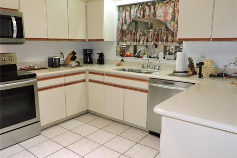 House in Indian lake estates, Florida 3 bedrooms, 189.06 sq.m. № 1670879 - photo 15