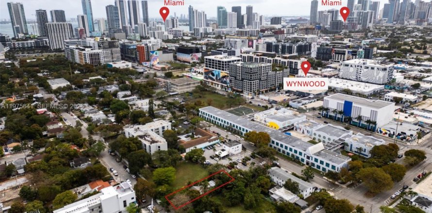 Земельный участок в Майами, Флорида № 2041860