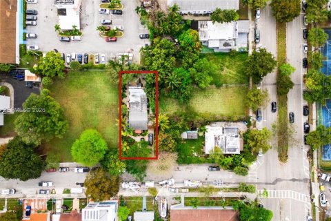 Купить земельный участок в Майами, Флорида № 2041860 - фото 2