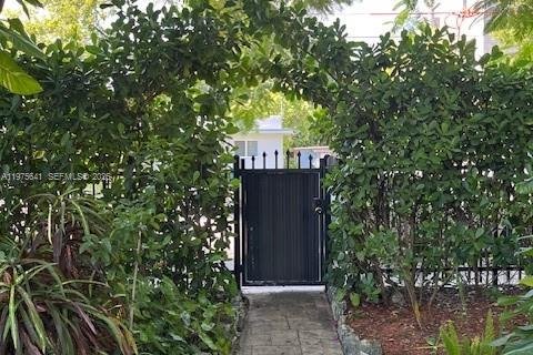 Купить земельный участок в Майами, Флорида № 2041860 - фото 14