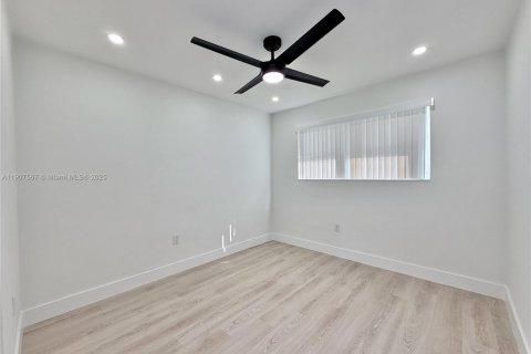 Casa en venta en Lauderhill, Florida, 3 dormitorios, 115.57 m2 № 1964549 - foto 11