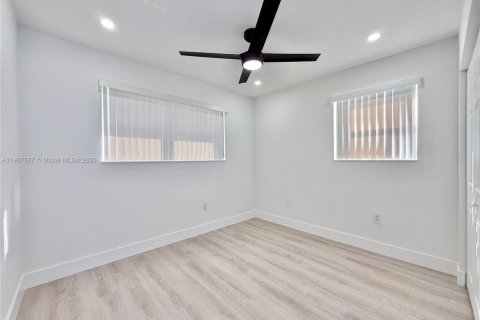 Casa en venta en Lauderhill, Florida, 3 dormitorios, 115.57 m2 № 1964549 - foto 12