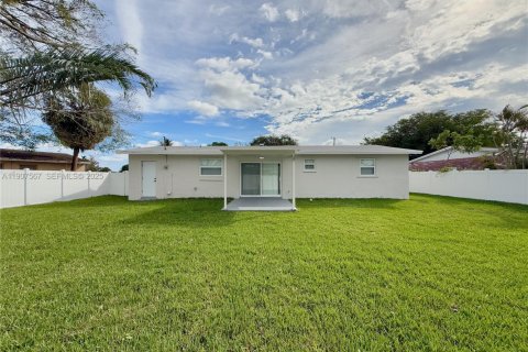 Casa en venta en Lauderhill, Florida, 3 dormitorios, 115.57 m2 № 1964549 - foto 17
