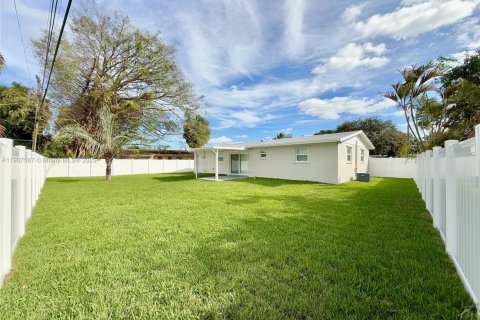 Casa en venta en Lauderhill, Florida, 3 dormitorios, 115.57 m2 № 1964549 - foto 14