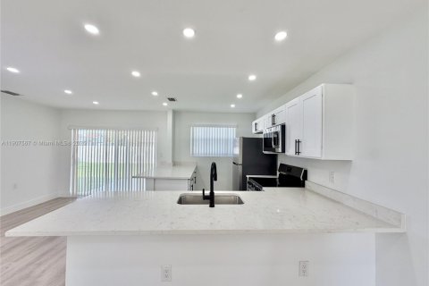 Casa en venta en Lauderhill, Florida, 3 dormitorios, 115.57 m2 № 1964549 - foto 7