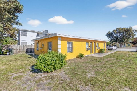 Immobilier commercial à vendre à Delray Beach, Floride: 246.38 m2 № 1999107 - photo 6