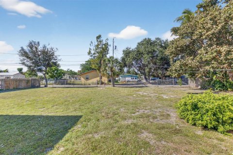 Immobilier commercial à vendre à Delray Beach, Floride: 246.38 m2 № 1999107 - photo 5