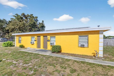 Immobilier commercial à vendre à Delray Beach, Floride: 246.38 m2 № 1999107 - photo 4