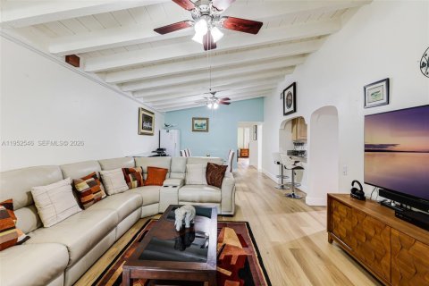 Condo in Miami, Florida, 3 bedrooms  № 2010499 - photo 26