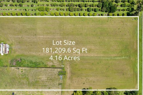 Land in Homestead, Florida № 1811254 - photo 1