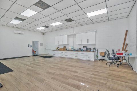 Commercial property in Orange City, Florida 84.54 sq.m. № 2112053 - photo 4