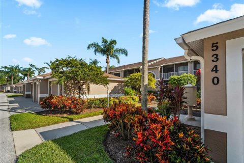Copropriété à vendre à Sarasota, Floride: 2 chambres, 133.13 m2 № 2434508 - photo 3