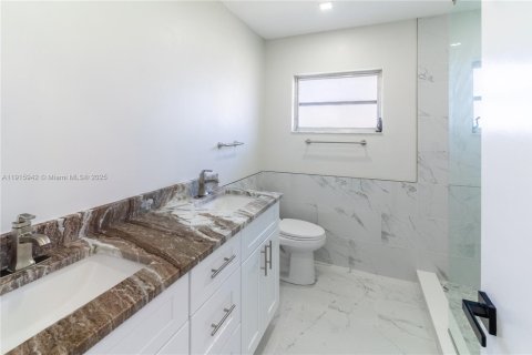 Villa ou maison à vendre à Cape Coral, Floride: 3 chambres, 166.76 m2 № 1971991 - photo 11