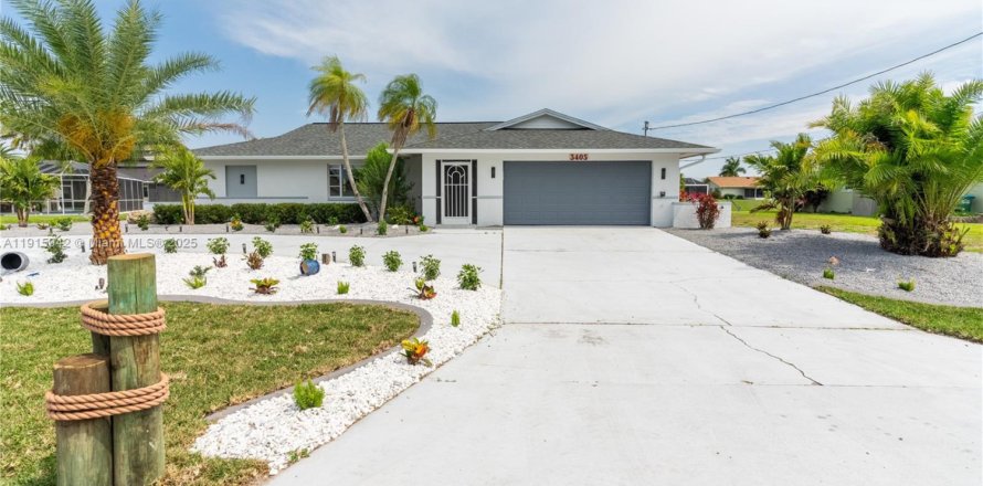 Villa ou maison à Cape Coral, Floride 3 chambres, 166.76 m2 № 1971991