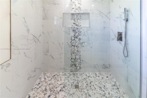 Villa ou maison à vendre à Cape Coral, Floride: 3 chambres, 166.76 m2 № 1971991 - photo 13