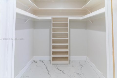 Villa ou maison à vendre à Cape Coral, Floride: 3 chambres, 166.76 m2 № 1971991 - photo 24