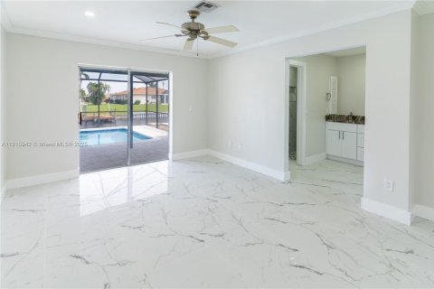 Villa ou maison à vendre à Cape Coral, Floride: 3 chambres, 166.76 m2 № 1971991 - photo 22