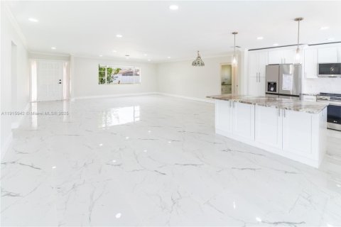 Villa ou maison à vendre à Cape Coral, Floride: 3 chambres, 166.76 m2 № 1971991 - photo 19