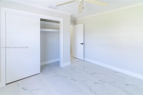 Villa ou maison à vendre à Cape Coral, Floride: 3 chambres, 166.76 m2 № 1971991 - photo 10