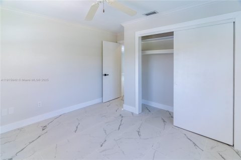 Villa ou maison à vendre à Cape Coral, Floride: 3 chambres, 166.76 m2 № 1971991 - photo 8