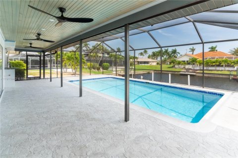 Villa ou maison à vendre à Cape Coral, Floride: 3 chambres, 166.76 m2 № 1971991 - photo 27
