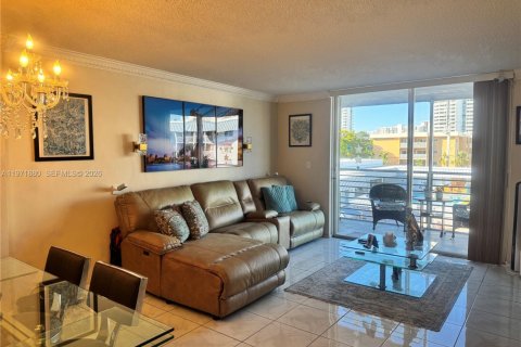 Copropriété à vendre à North Miami Beach, Floride: 1 chambre № 2042257 - photo 6