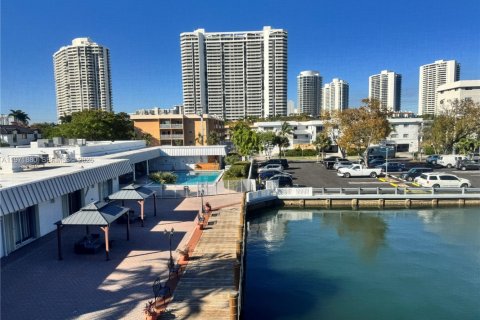 Condo à North Miami Beach, Floride, 1 chambre  № 2042257