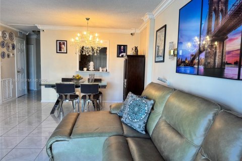 Copropriété à vendre à North Miami Beach, Floride: 1 chambre № 2042257 - photo 7