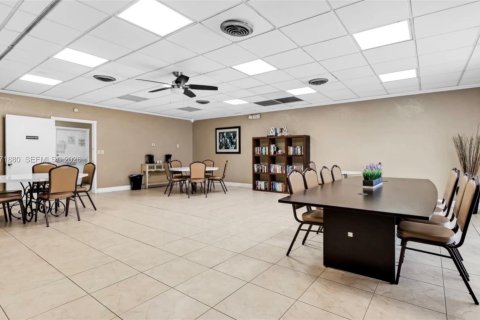 Copropriété à vendre à North Miami Beach, Floride: 1 chambre № 2042257 - photo 19