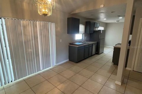 House in Kissimmee, Florida 4 bedrooms, 157.38 sq.m. № 2235643 - photo 6