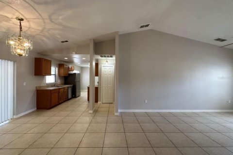 House in Kissimmee, Florida 4 bedrooms, 157.38 sq.m. № 2235643 - photo 7