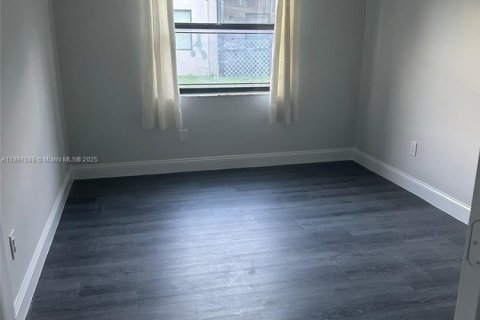 Condo in Miami, Florida, 3 bedrooms  № 1949140 - photo 5