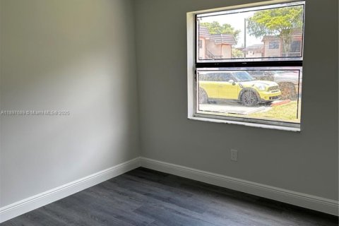 Condo in Miami, Florida, 3 bedrooms  № 1949140 - photo 30