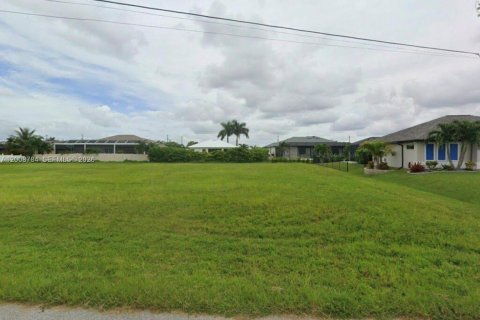 Terrain à Cape Coral, Floride № 2170948