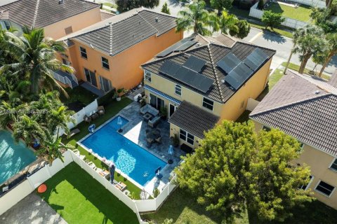 House in Pembroke Pines, Florida 4 bedrooms, 170.57 sq.m. № 1985045 - photo 7