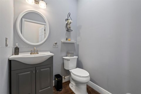 House in Pembroke Pines, Florida 4 bedrooms, 170.57 sq.m. № 1985045 - photo 28