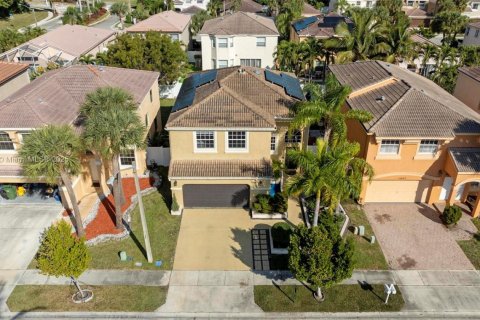 House in Pembroke Pines, Florida 4 bedrooms, 170.57 sq.m. № 1985045 - photo 4