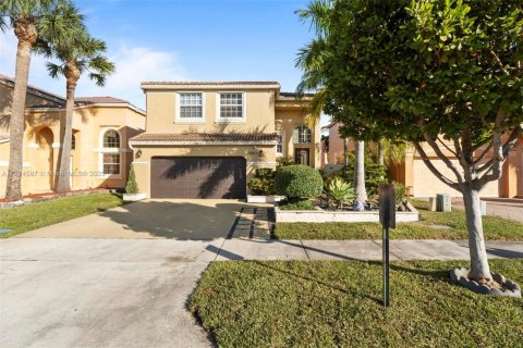 House in Pembroke Pines, Florida 4 bedrooms, 170.57 sq.m. № 1985045 - photo 10