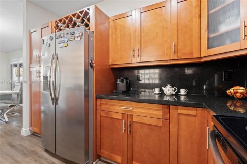 House in Pembroke Pines, Florida 4 bedrooms, 170.57 sq.m. № 1985045 - photo 24