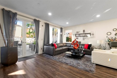 House in Pembroke Pines, Florida 4 bedrooms, 170.57 sq.m. № 1985045 - photo 16