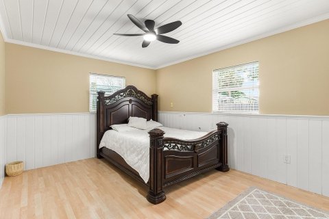House in Vero Beach, Florida 3 bedrooms, 151.24 sq.m. № 2087461 - photo 13