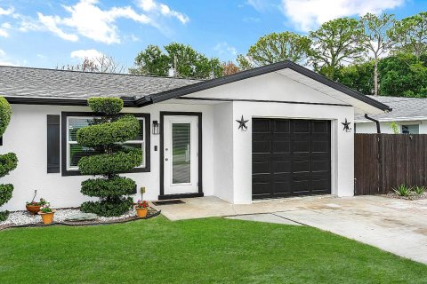 House in Vero Beach, Florida 3 bedrooms, 151.24 sq.m. № 2087461 - photo 2