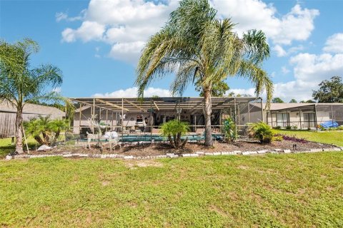House in Spring Hill, Florida 2 bedrooms, 102.66 sq.m. № 2395905 - photo 29