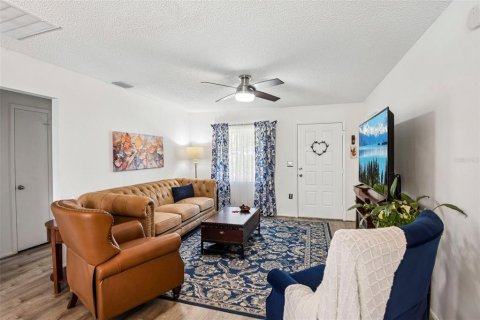 House in Spring Hill, Florida 2 bedrooms, 102.66 sq.m. № 2395905 - photo 7