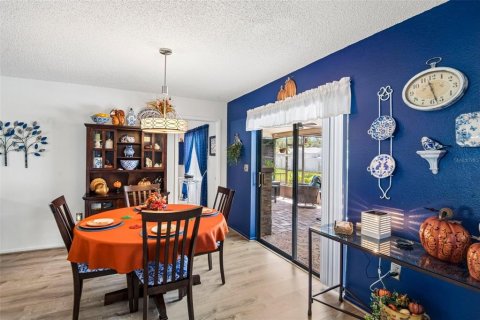 House in Spring Hill, Florida 2 bedrooms, 102.66 sq.m. № 2395905 - photo 9