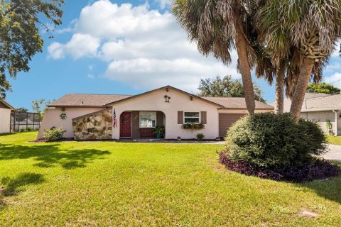 House in Spring Hill, Florida 2 bedrooms, 102.66 sq.m. № 2395905
