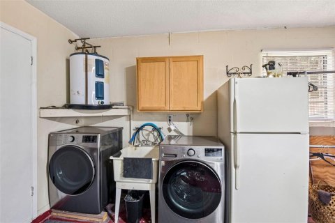 House in Spring Hill, Florida 2 bedrooms, 102.66 sq.m. № 2395905 - photo 21